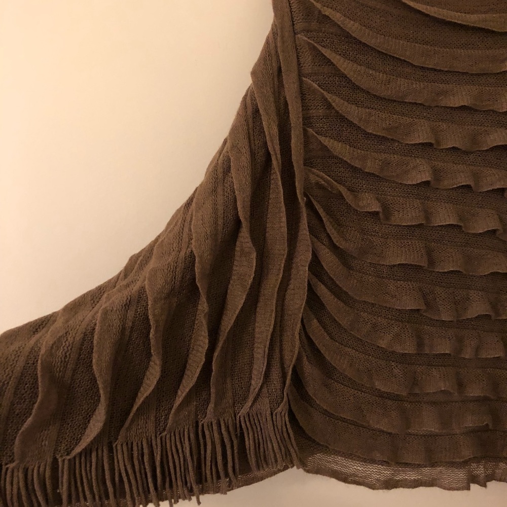 Ruffle Poncho - Picture 3 of 3